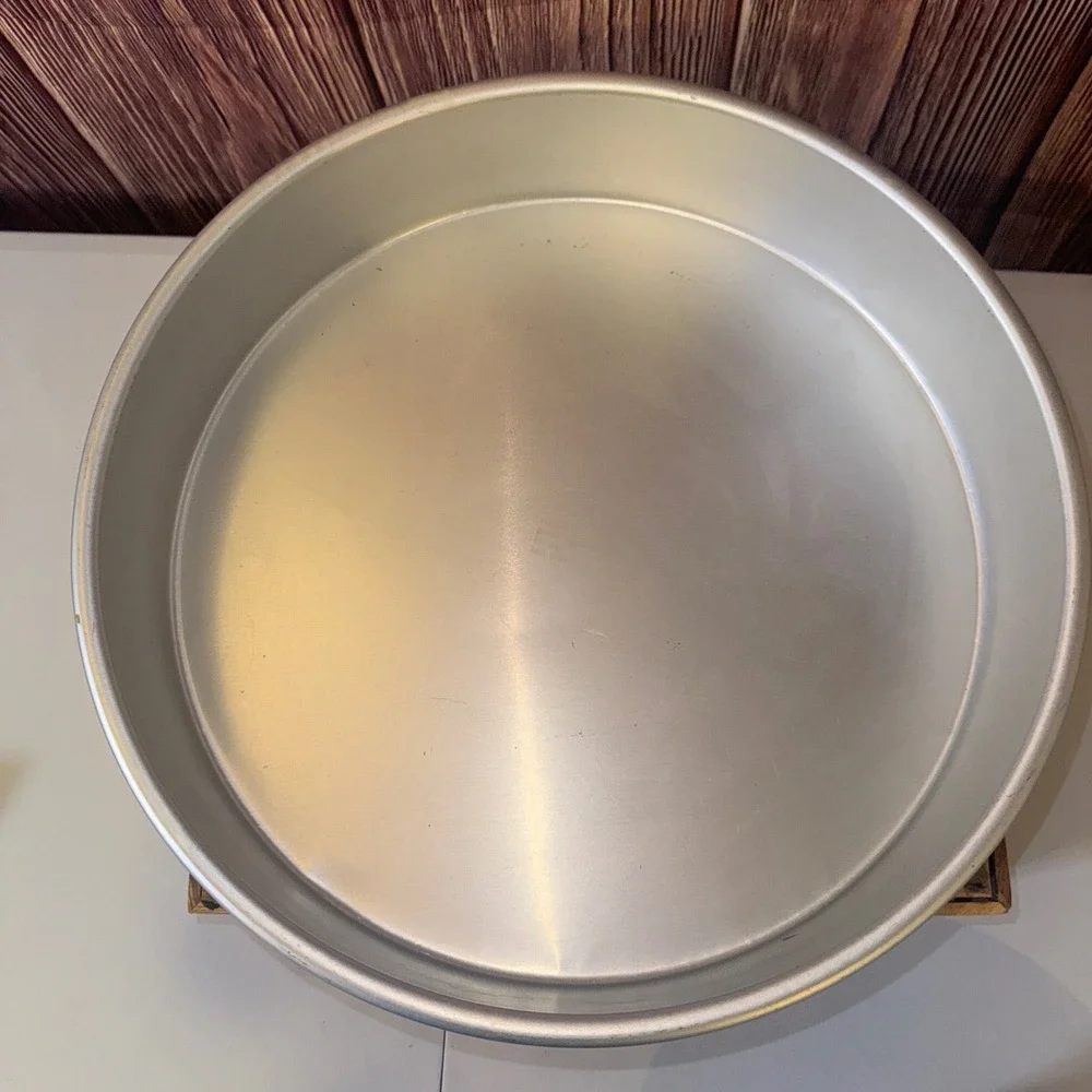 Wilton Cake Pan Set Unisex 8in 14in Silver Round Aluminum 2105-6114 2002 Vintage